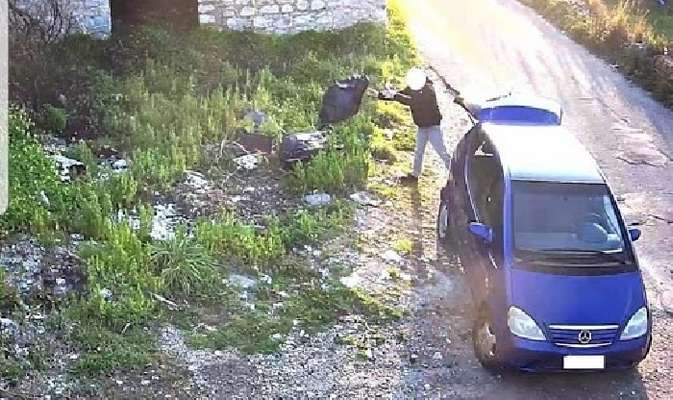 Foggia, rubano alcune fototrappole dal valore di 15mila euro: "Atto vandalico e criminale"