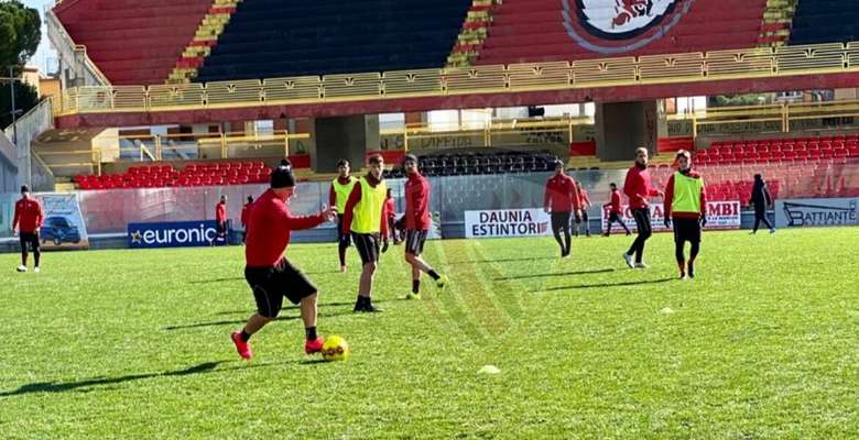 E le stelle stanno a guardare. Rossoneri fermi ai box poi dal 7 di corsa verso i play-off