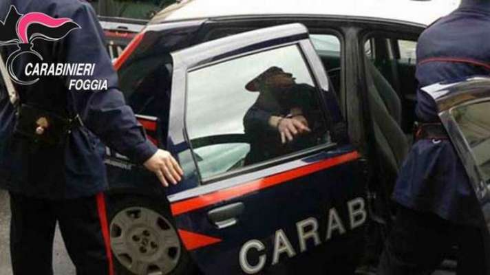 Picchiata dal marito, va dai carabinieri e lo denuncia: Mamma fallo, papà è cattivo