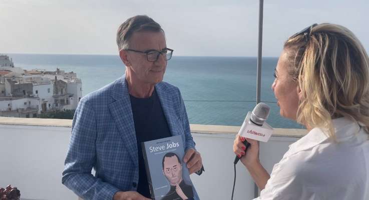VIDEO | Michele Cucuzza a Peschici a presentare il suo libro su Steve Jobs