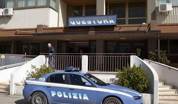Rapina e minaccia con pistola una donna, 26enne catturato in appena 24 ore