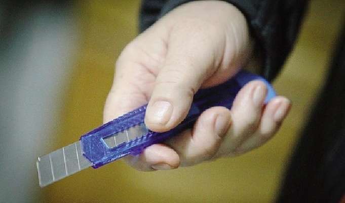 Tenta di rubare nell'ex salsificio di Poggio Imperiale e, scoperto, aggredisce con un taglierino i Carabinieri