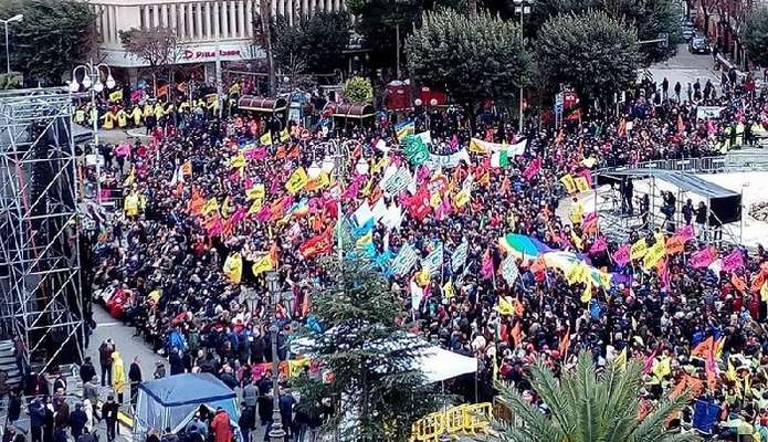 Adesione massiccia alla manifestazione Foggia libera Foggia di oggi, quasi 400 tra associazioni, enti e Comuni da tutta la Puglia