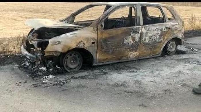 Cerignola, cadavere carbonizzato trovato in auto in fiamme: potrebbe essere suicidio o incidente