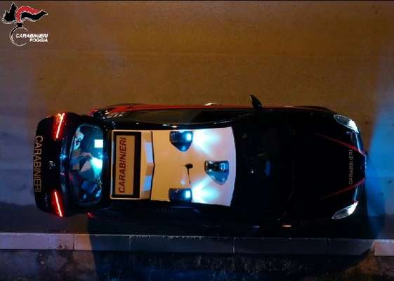 Inseguimento a sirene spiegate per le vie della città . In manette 2 trentenni foggiani per furto d'auto.