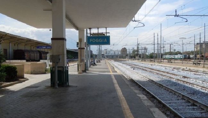 Evade dagli arresti a domiciliari a Bari, fermato in stazione a Foggia