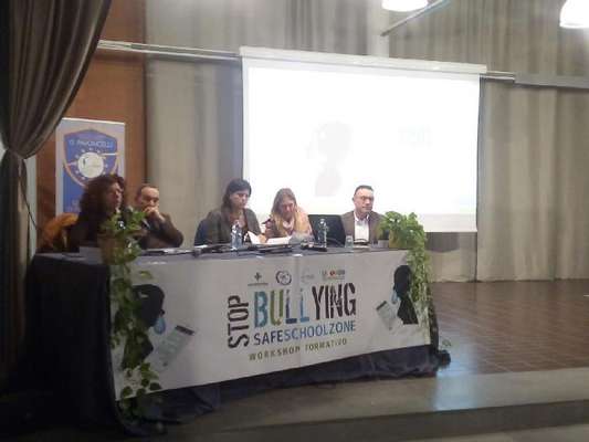 Carapelle ospita il penultimo workshop di stop bullying, esperti e genitori a confronto