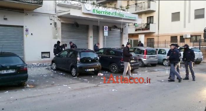Bomba contro Vigilante/Telesforo, un uomo incappucciato sarebbe stato ripreso dalle telecamere