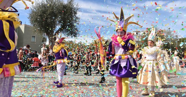Carnevale di Manfredonia al passo coi tempi. POP cerca di farlo (r)esistere. Abbiamo lanciato un sasso, in un mare di calma piatta
