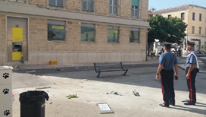 Assalto al Postamat nella centrale piazza Duomo a Cerignola: arrestati due soggetti
