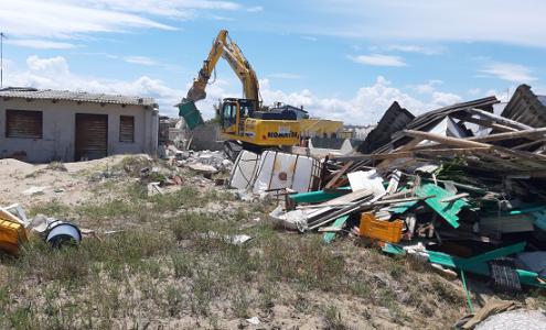 Puglia maglia nera nell'abbattimento degli immobili abusivi. I dati del dossier di Legambiente