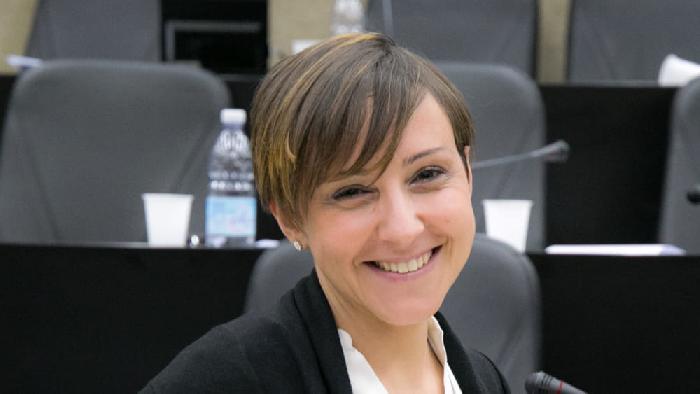 Rifiuti differenziati riversate in un unico compattatore. Barone (M5S) scrive ad Amiu per avere chiarimenti