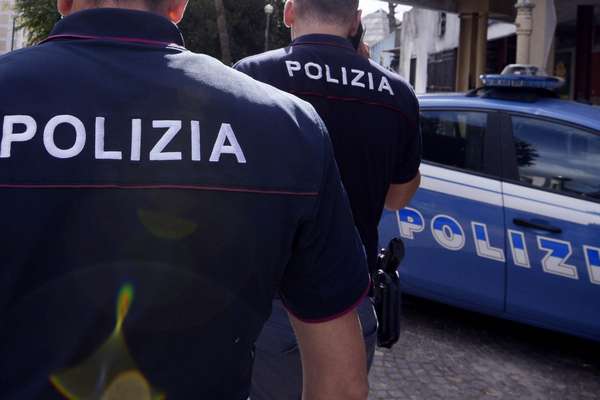 Cerignola, due arrestati per furto e ricettazione di auto e violazione degli obblighi di affidamento in prova ai servizi sociali