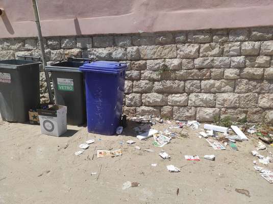 Incuria e sporcizia a San Menaio, i residenti: Siamo stanchi