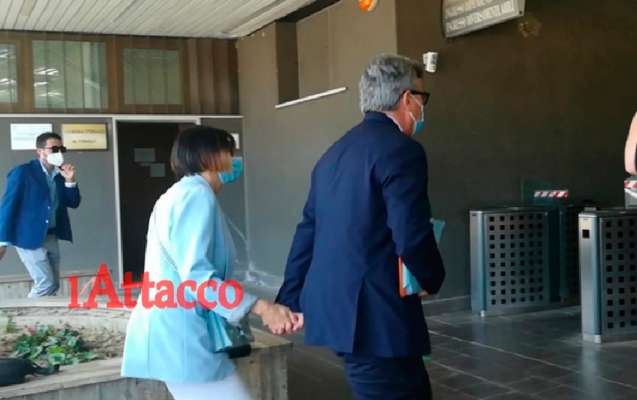 Interrogatori di garanzia, ex Sindaco e moglie rispondono al Gip: Chiederemo la scarcerazione di Landella