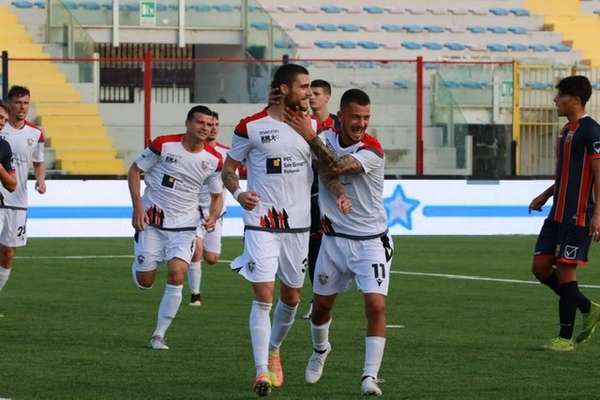 Calcio Foggia 1920, c'è Pinna. Ed ora rispuntano Curcio e Rocca