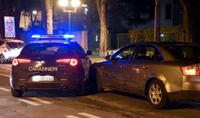 Scappa per evitare controllo dei carabinieri, arrestato 24enne dopo un pericoloso inseguimento