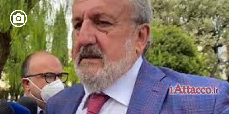 Ballottaggio, Emiliano a Manfredonia per Prencipe nell'ultimo comizio