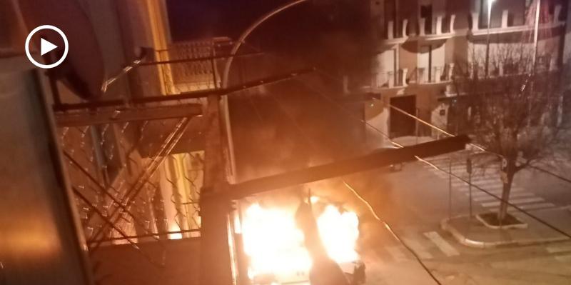 Manfredonia, auto in fiamme in viale Di Vittorio: accertamenti per capire la natura del rogo