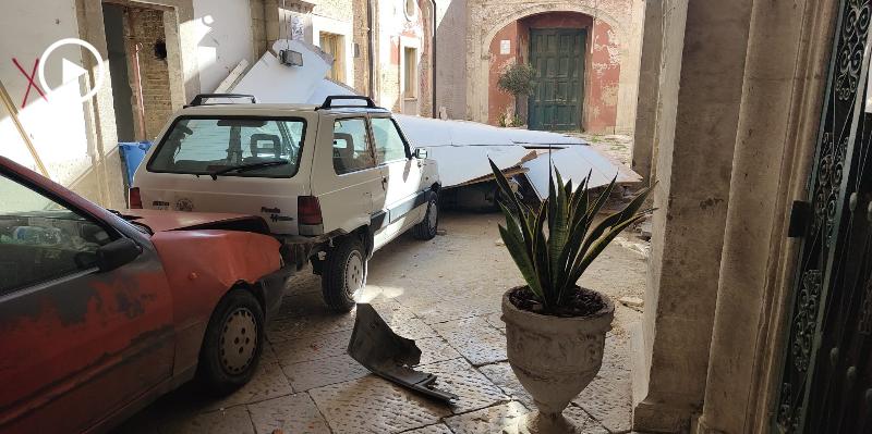 San Severo: accesso negato in Comune perché sprovvisto di green pass, uomo si schianta con auto nell'androne di Palazzo Celestini