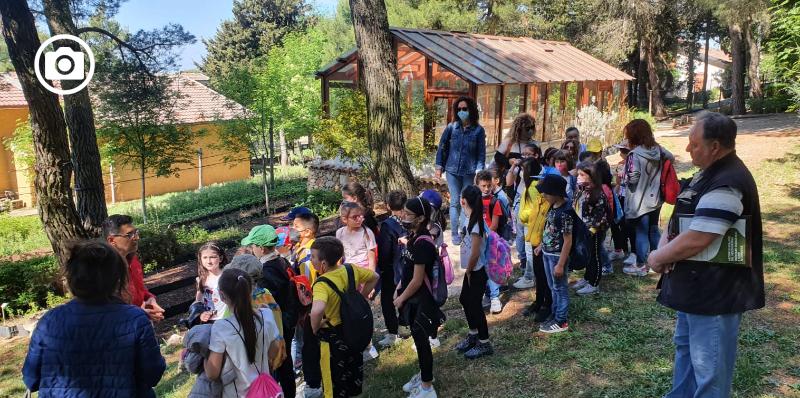 100 bambini a scuola nel vivaio forestale del Consorzio di Bonifica Montana del Gargano