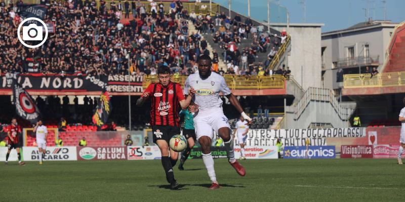 Foggia alla deriva, scappano tutti: alle dimissioni irrevocabili di Somma potrebbero aggiungersene altre