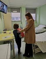 Assessora_Mendolicchio_in_stanza_pediatria_original